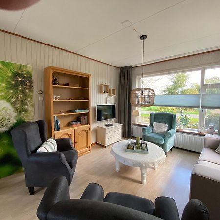 Huis Bij Het Water Met Sloepje Jutrijp Exterior foto