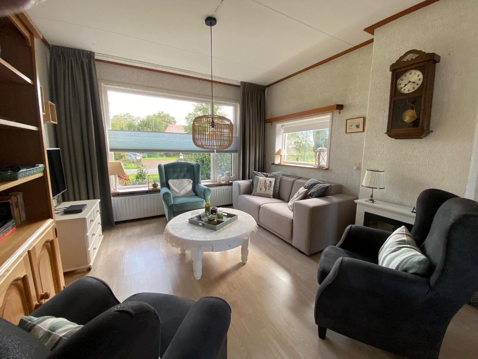 Huis Bij Het Water Met Sloepje Jutrijp Exterior foto